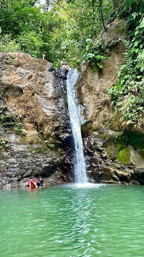 Cabinas Chazu #2 Quepos Luaran gambar